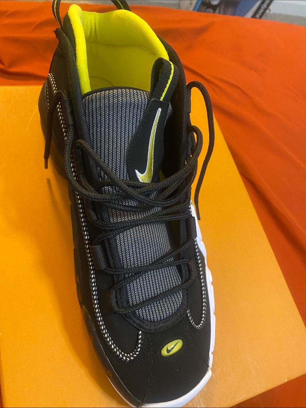 Nikes - Picture 2 of 10